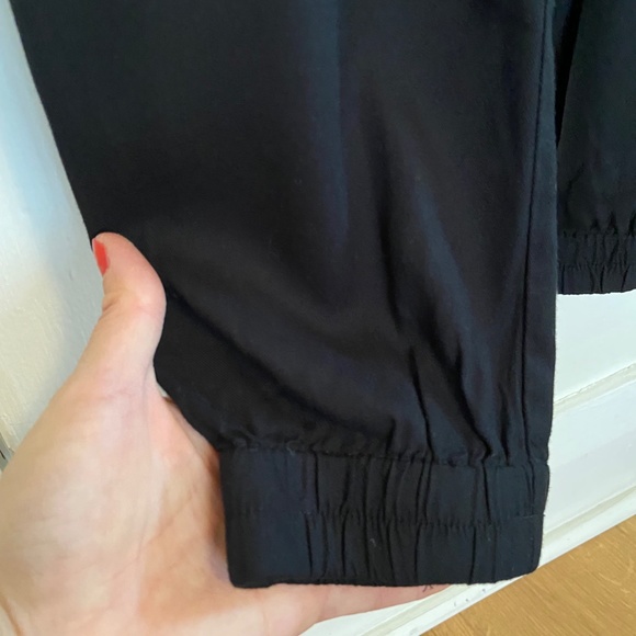 Aritzia Sunday Best Black Pants Joggers - Picture 6 of 9